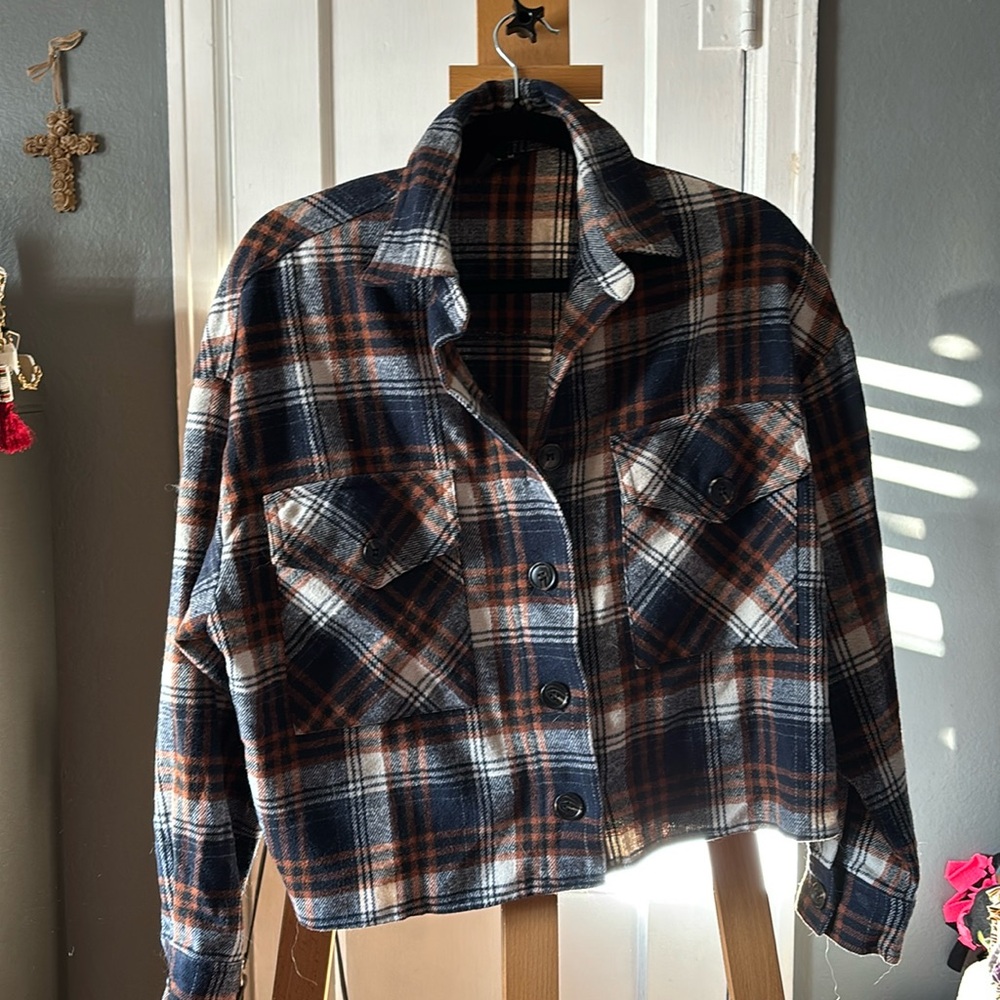 Windsor plaid cropped long sleeve size M